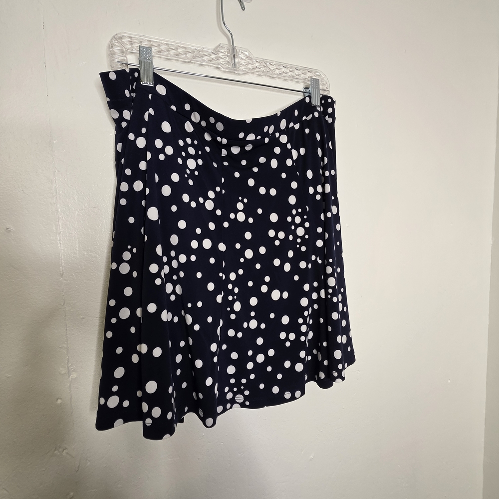 Susan Graver Polka Dot Skort - Picture 9 of 9
